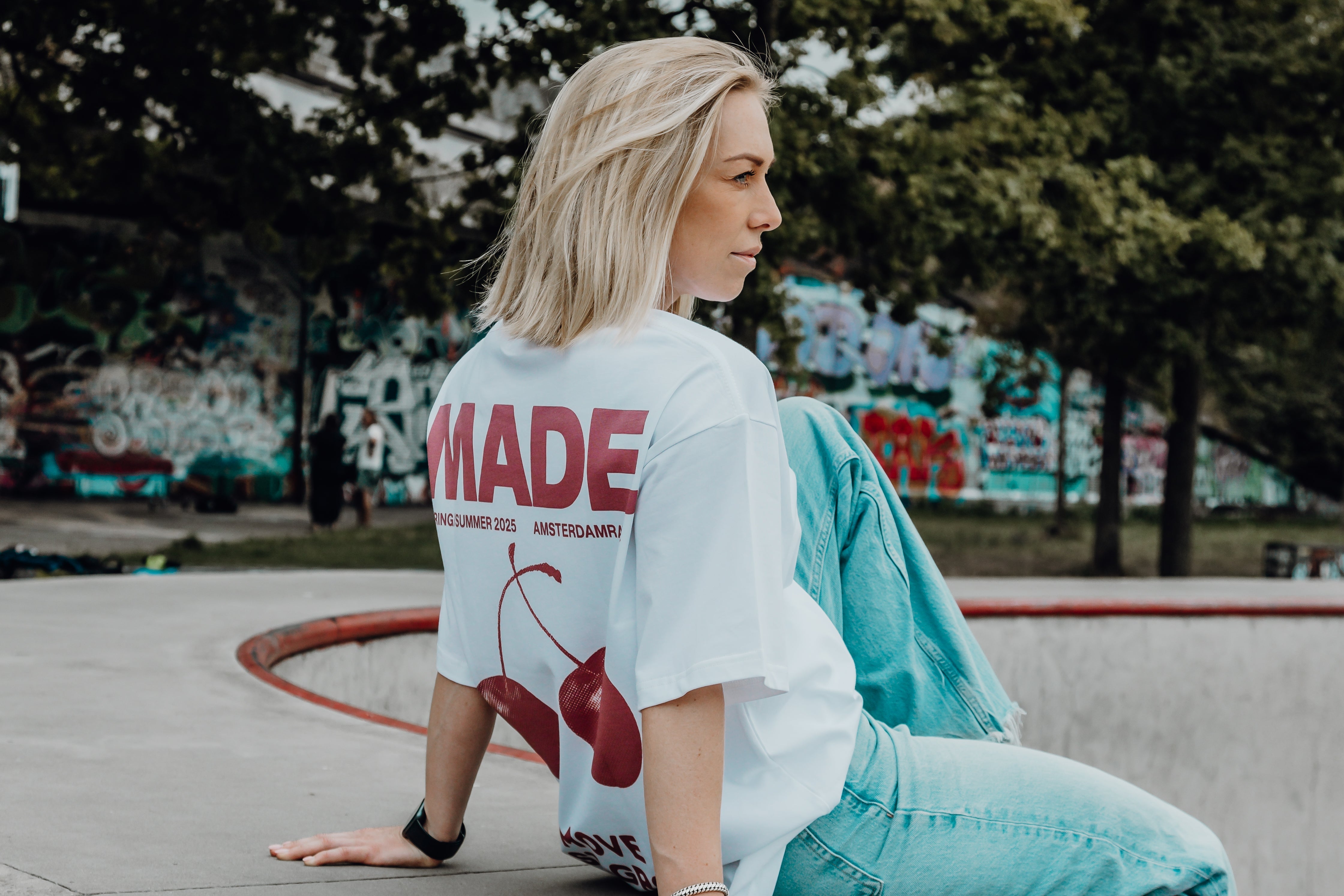 MADE – Oversized T-Shirt White AmsterdamRave