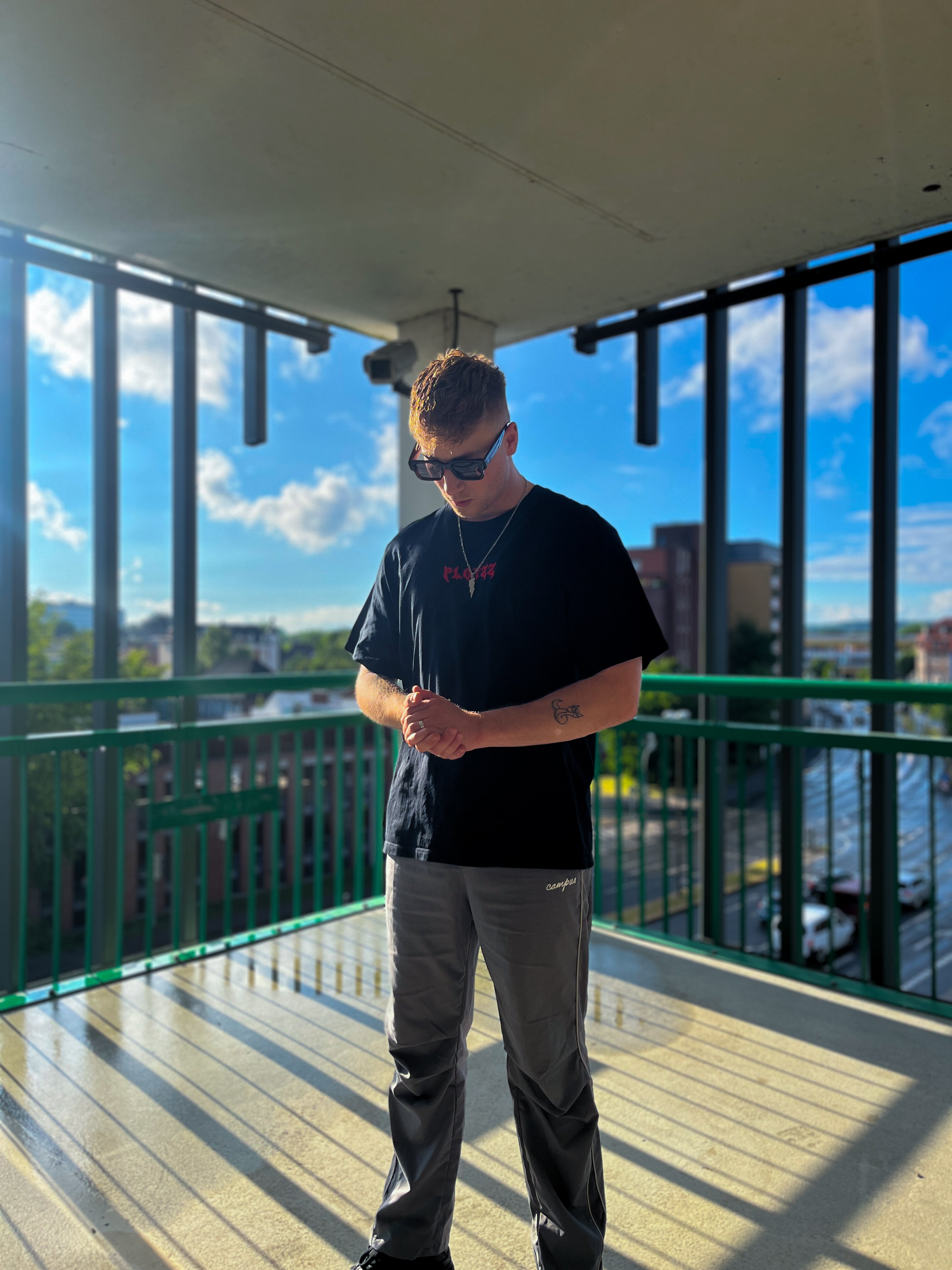 ONLY GOOD VIBES – Red AmsterdamRave